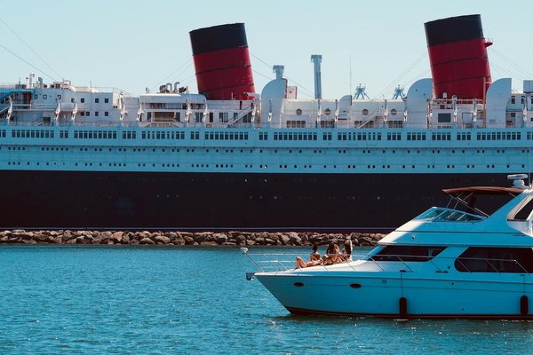 Quels conseils pour organiser un séjour en Provence avec des ateliers de peinture et des randonnées guidées?